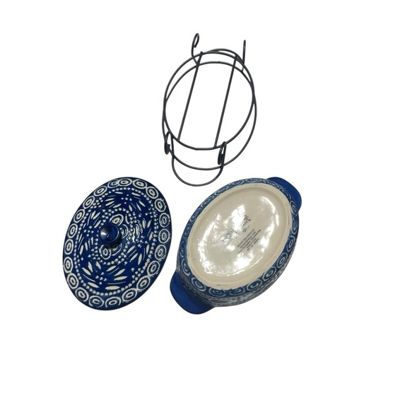 Temptations by Tara Blue Carved Baking Dishes
4 Oval 9 oz Old World Poinsettia - Picture 11 of 16